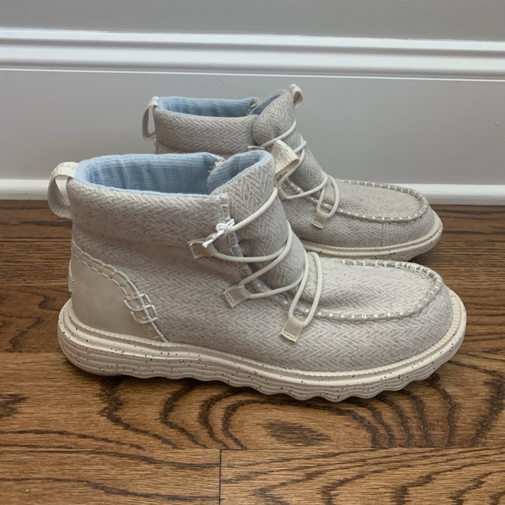 Hey Dude Reyes Heathered Ivory Winter Boot Shoe Women's Size 10